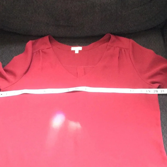 Lily White Burgundy Sheer Hi-Low Hem 3/4 Sleeve V-Neck Top-M - Picture 9 of 11